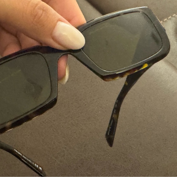 Authenticated Prada Tortoiseshell Rectangular Sunglasses - Picture 7 of 9
